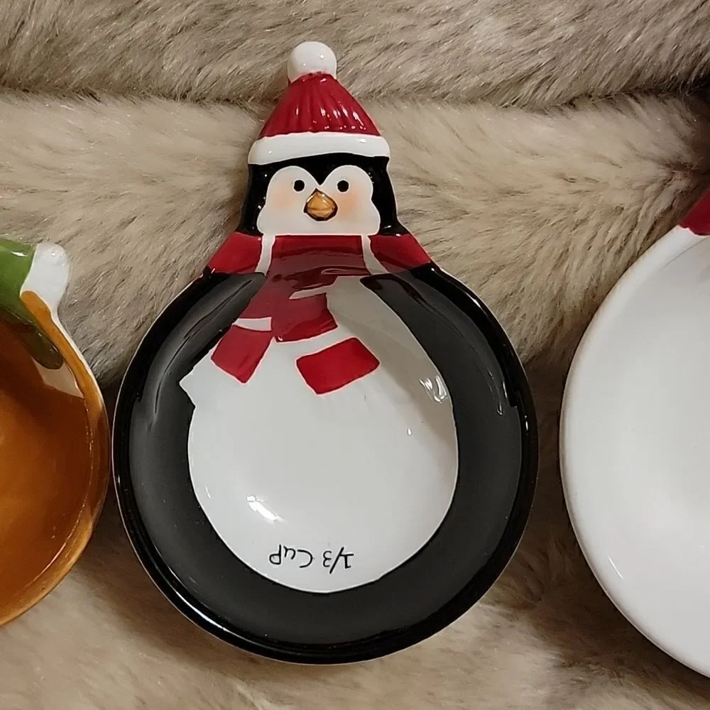CHRISTMAS SANTA SNOWMAN REINDEER PENGUIN NESTING MEASURING CUP 4-PIECE SET
